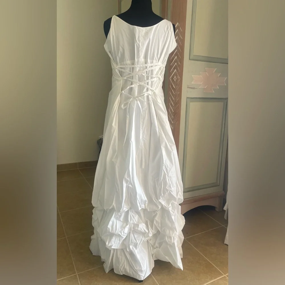 Moda | Maxi puff hem milkmaid bodice corset back dress. Size Medium. 100% cotton - Picture 4 of 8